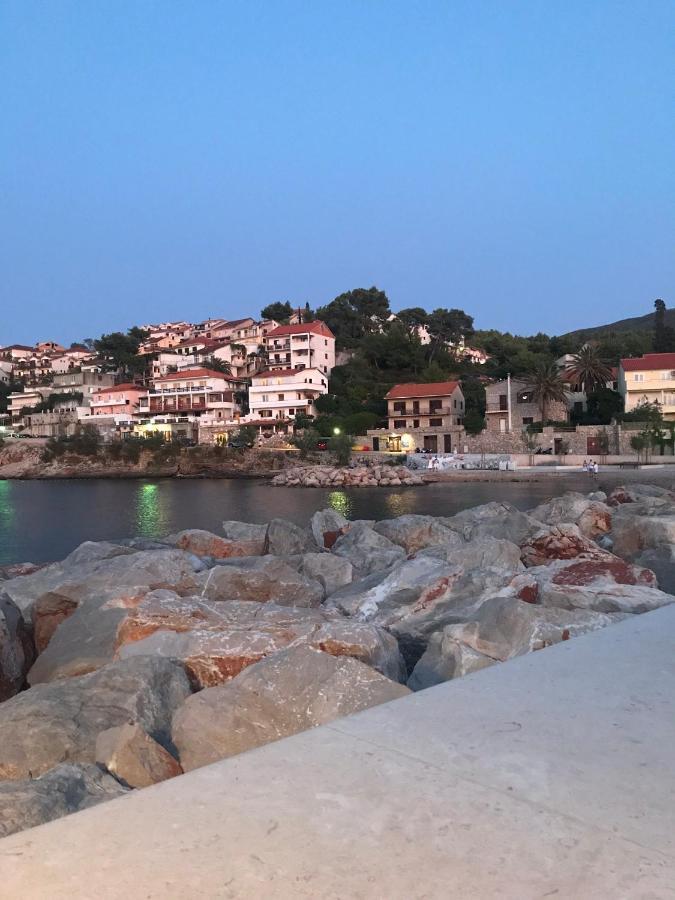 Apartments Peronja Jelsa Seafront Luaran gambar