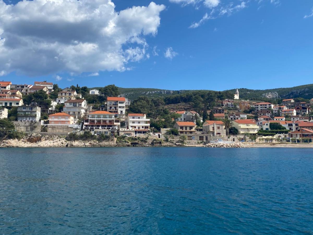 Apartments Peronja Jelsa Seafront Luaran gambar