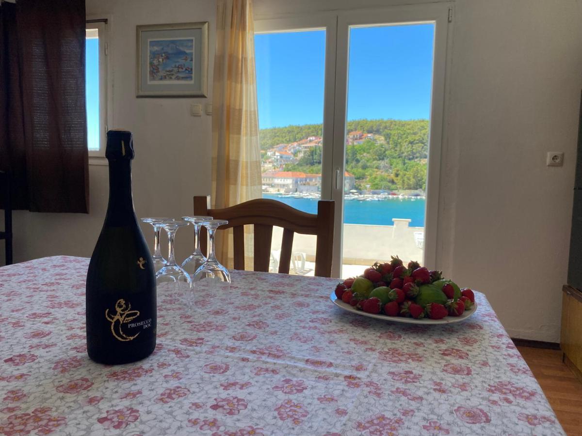 Apartments Peronja Jelsa Seafront Luaran gambar