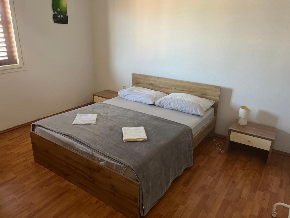 Apartments Peronja Jelsa Seafront Luaran gambar