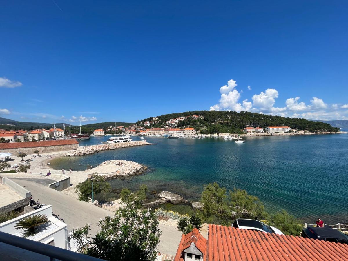 Apartments Peronja Jelsa Seafront Luaran gambar