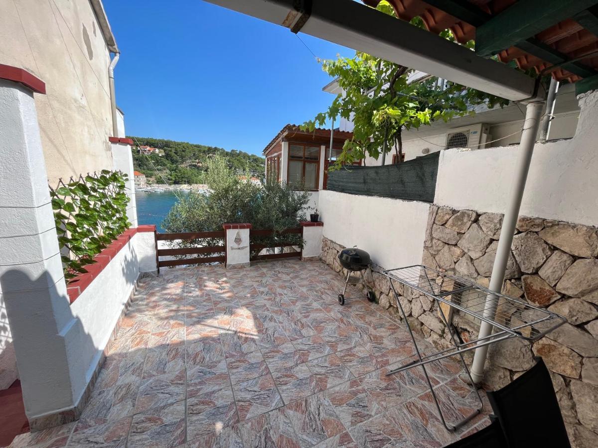 Apartments Peronja Jelsa Seafront Luaran gambar