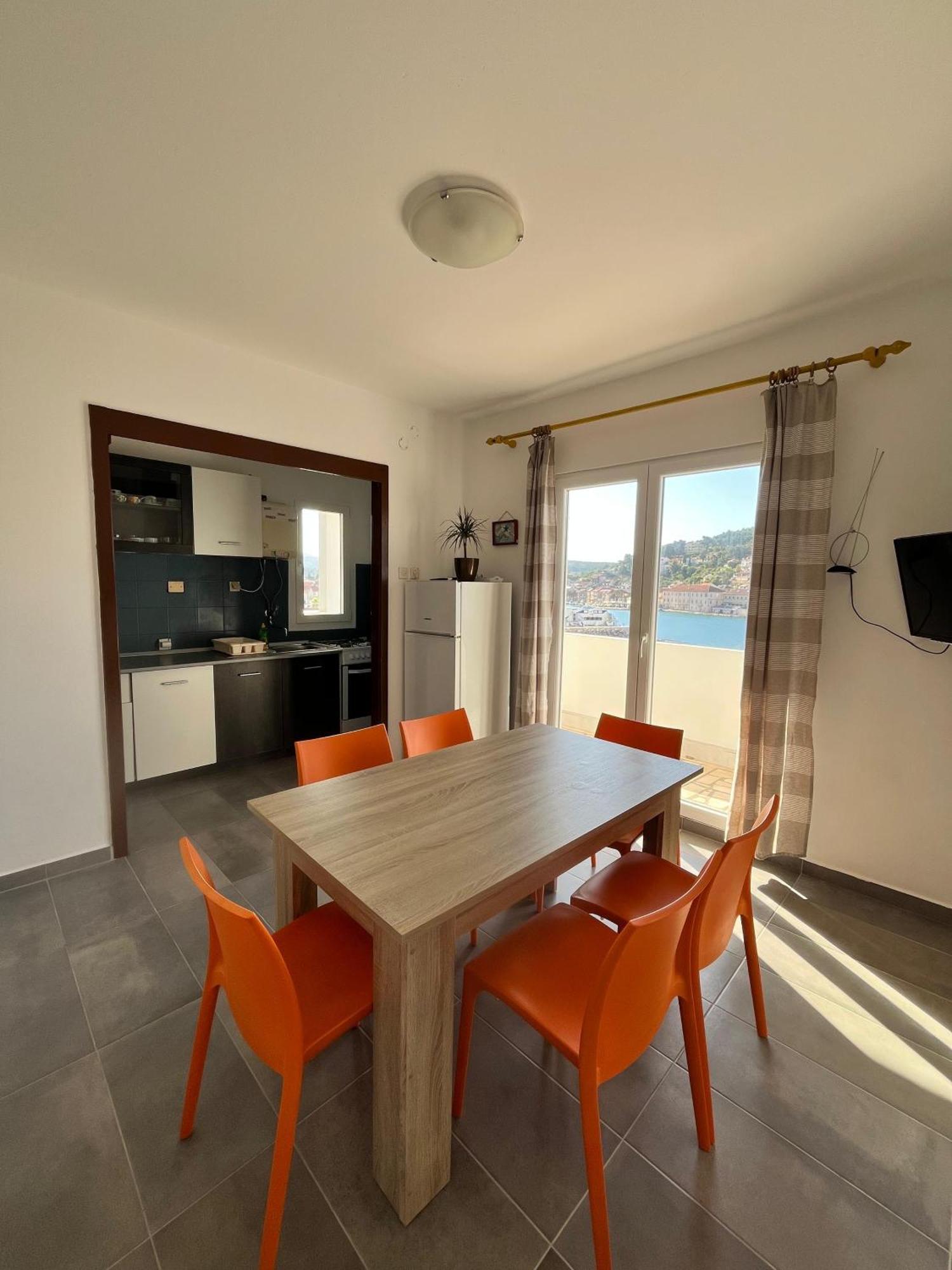 Apartments Peronja Jelsa Seafront Luaran gambar
