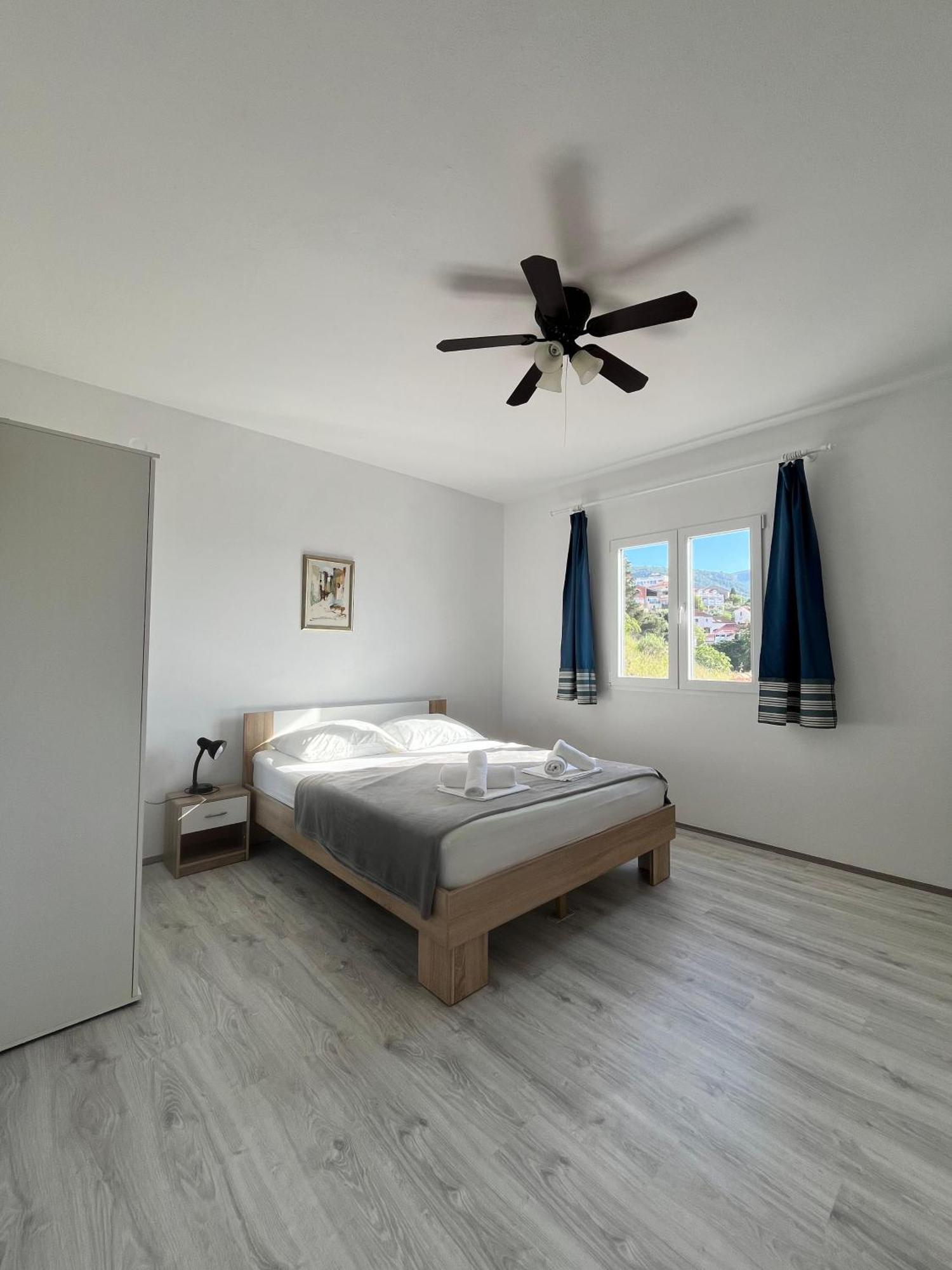 Apartments Peronja Jelsa Seafront Luaran gambar